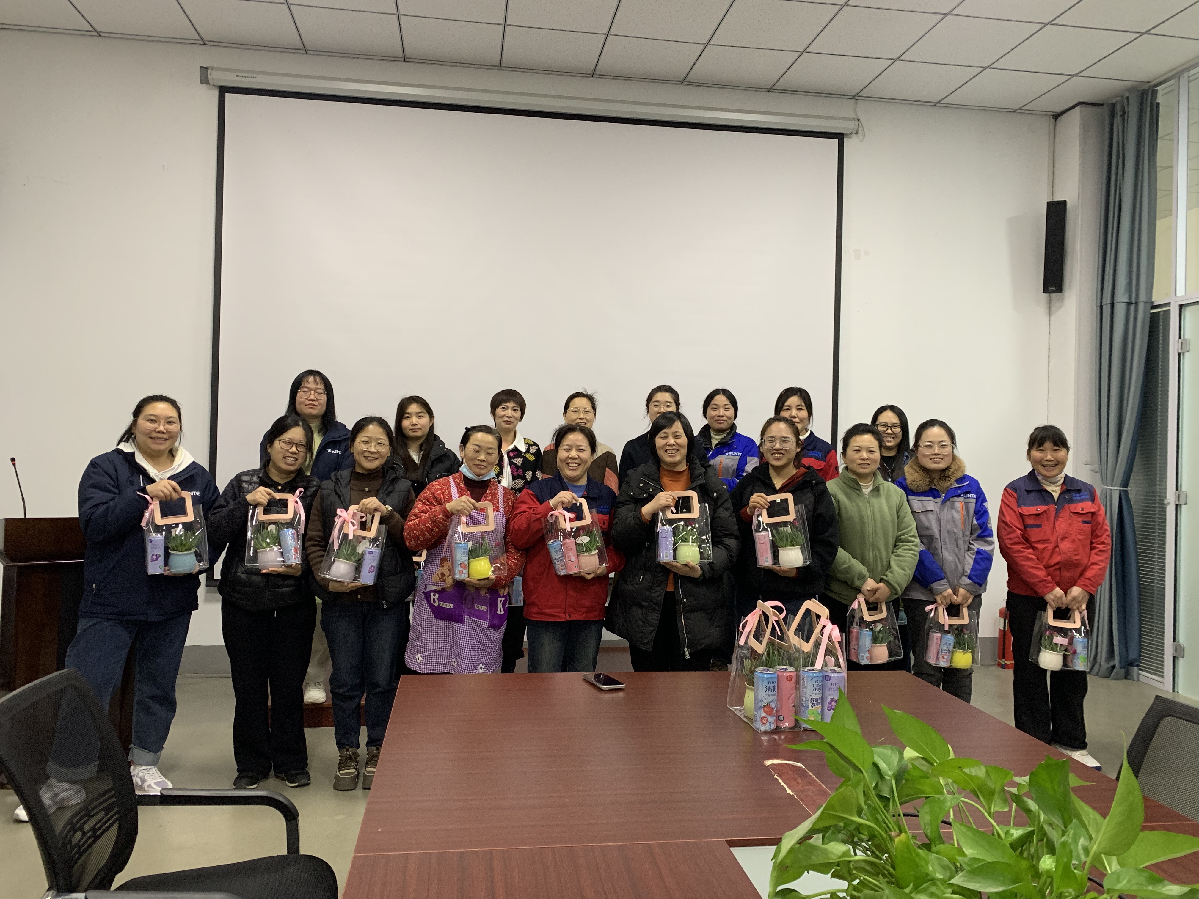 Shandong Runte Refrigeration Technology Co., Ltd. successfully held the Women’s Day event on March 8th ​