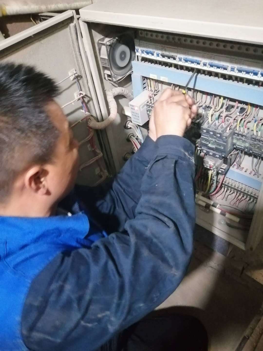 cold-room-electrical-control-box-maintenance
