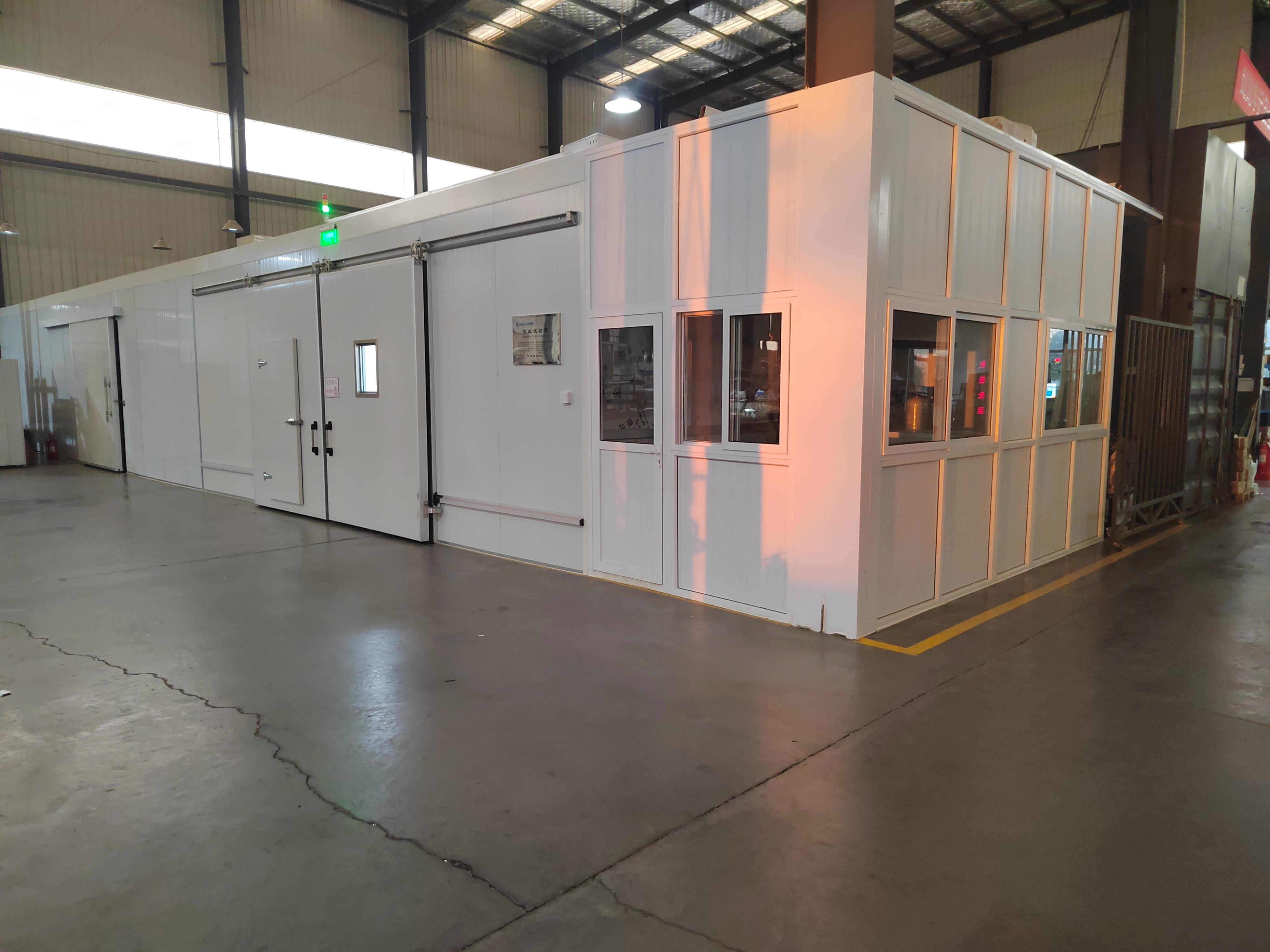 What factors in cold storage can cause unstable temperature?