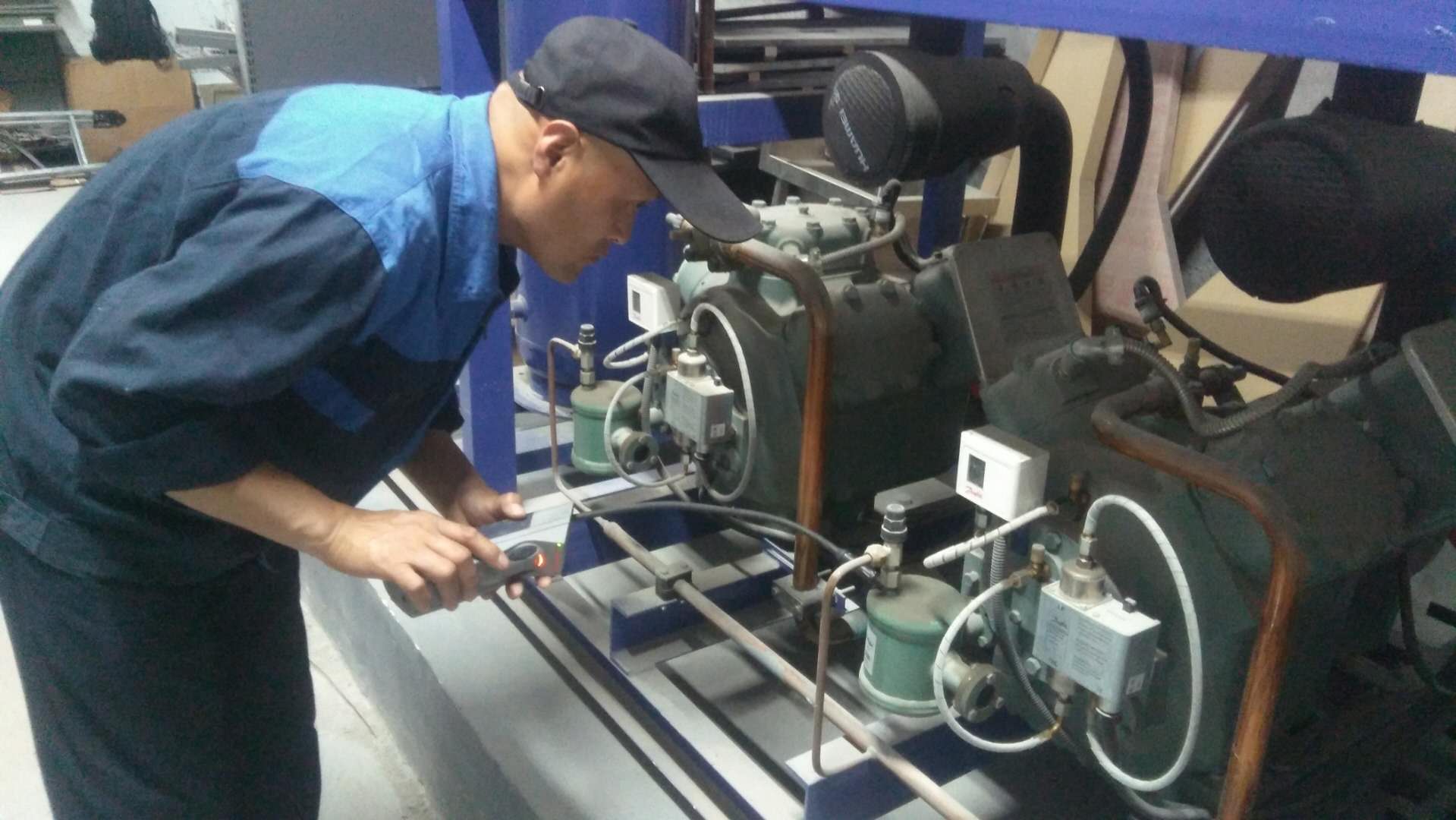 refrigeration-compressor-condensing-unit-inspection