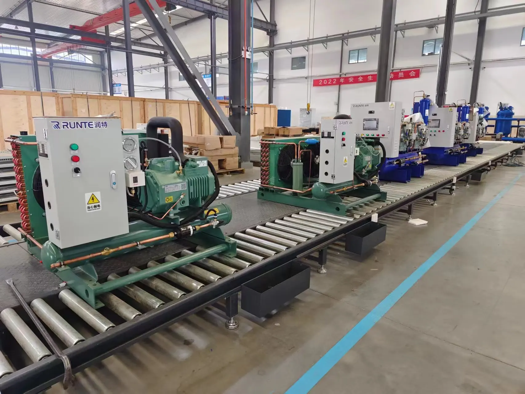 What are the functions of refrigeration oil?