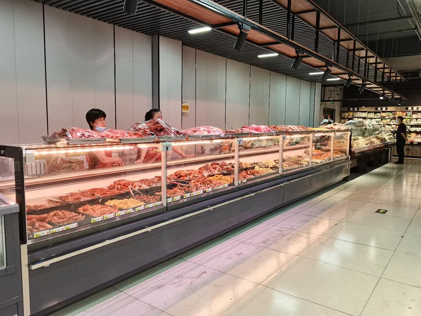 How to deal with the leakage problem of the refrigeration system of the supermarket freezer？